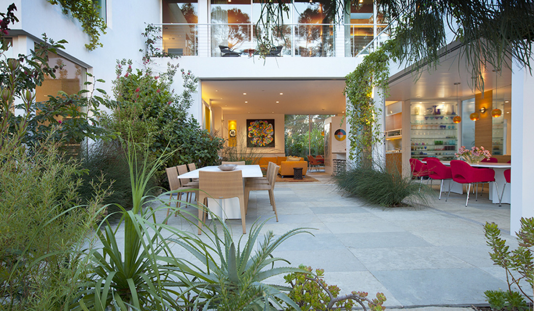 Goldfinch Residence by Safdie Rabines Architects