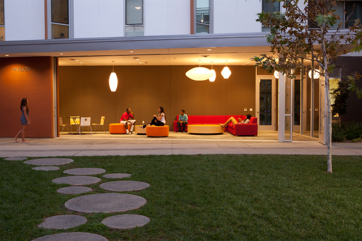 The QUAD by Safdie Rabines Architects