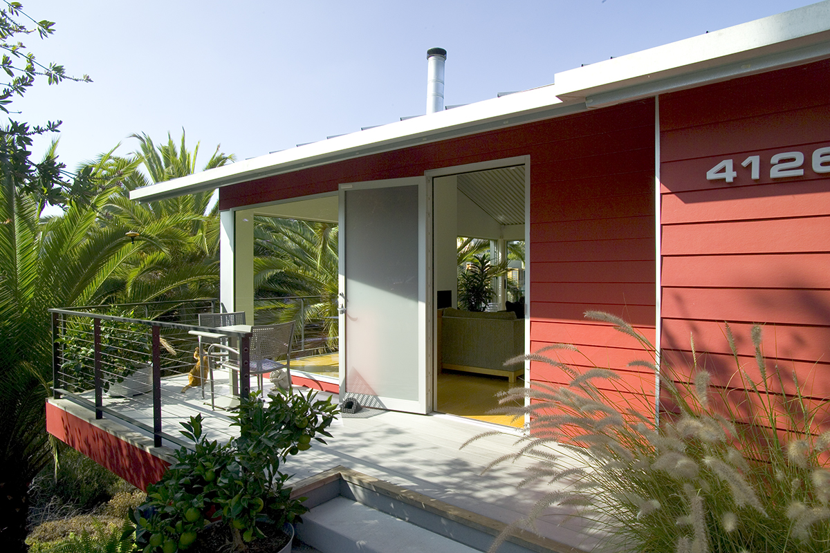 Red House by Safdie Rabines Architects