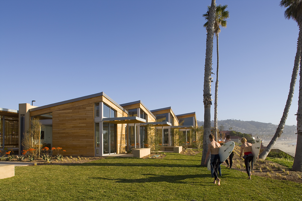 Robert Paine Scripps Forum by Safdie Rabines Architects
